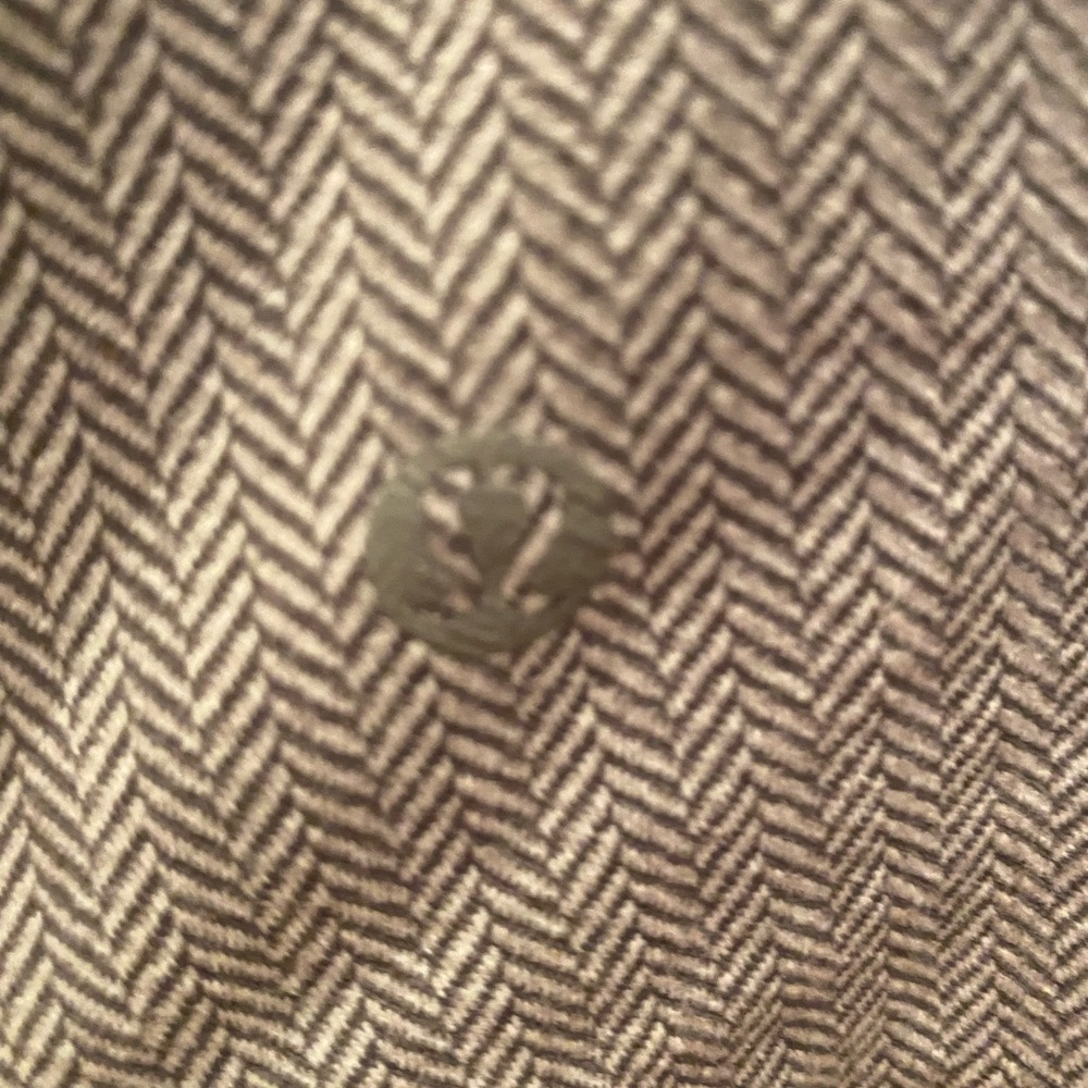 Lululemon ghost herringbone waiter zip size 10. No flaws. - Picture 3 of 3
